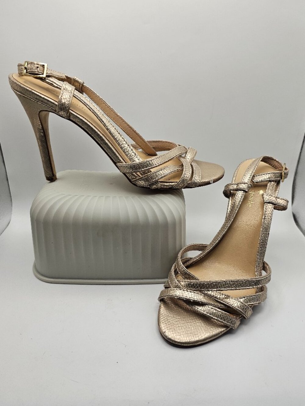 Kate Spade New York Metallic Gold Crisscross Strappy Stiletto Sandals – Size 8